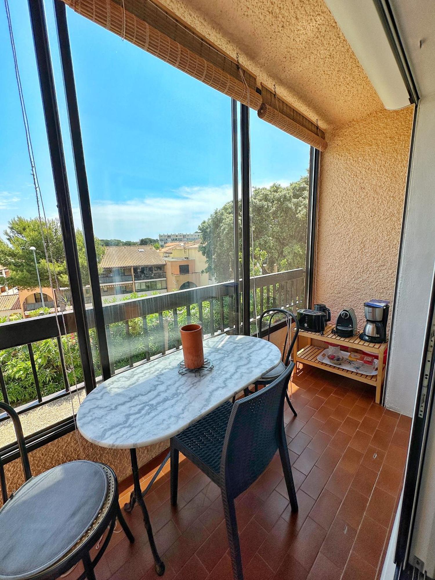 Grand Studio Avec Piscine Presqu'Ile De Giens Hyeres Exterior photo